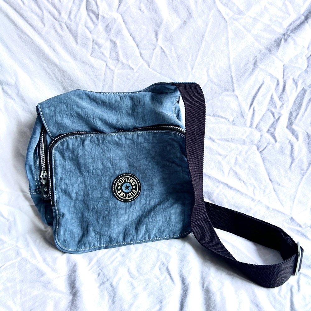 Kipling shoulder/cross body bag! Perfect for hiking or even school!